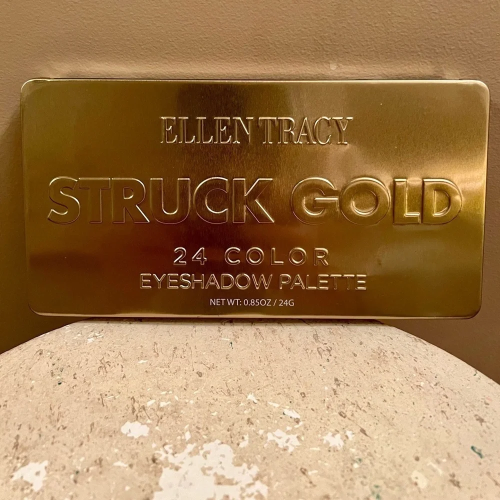 Ellen Tracy Struck Gold 24 color eyeshadow palette
